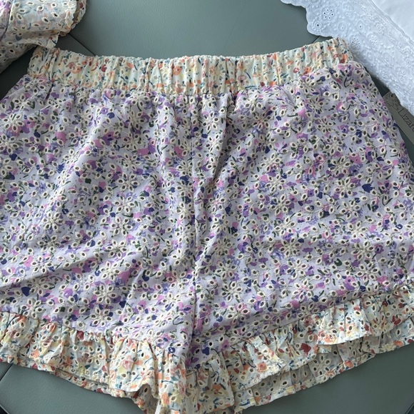 Eyelet Two Piece Ruffle Shorts Set - Picture 8 of 15